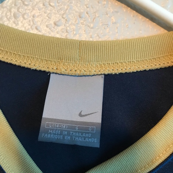 Nike Long Sleeve Large Blue & Gold Shirt. - Picture 3 of 4